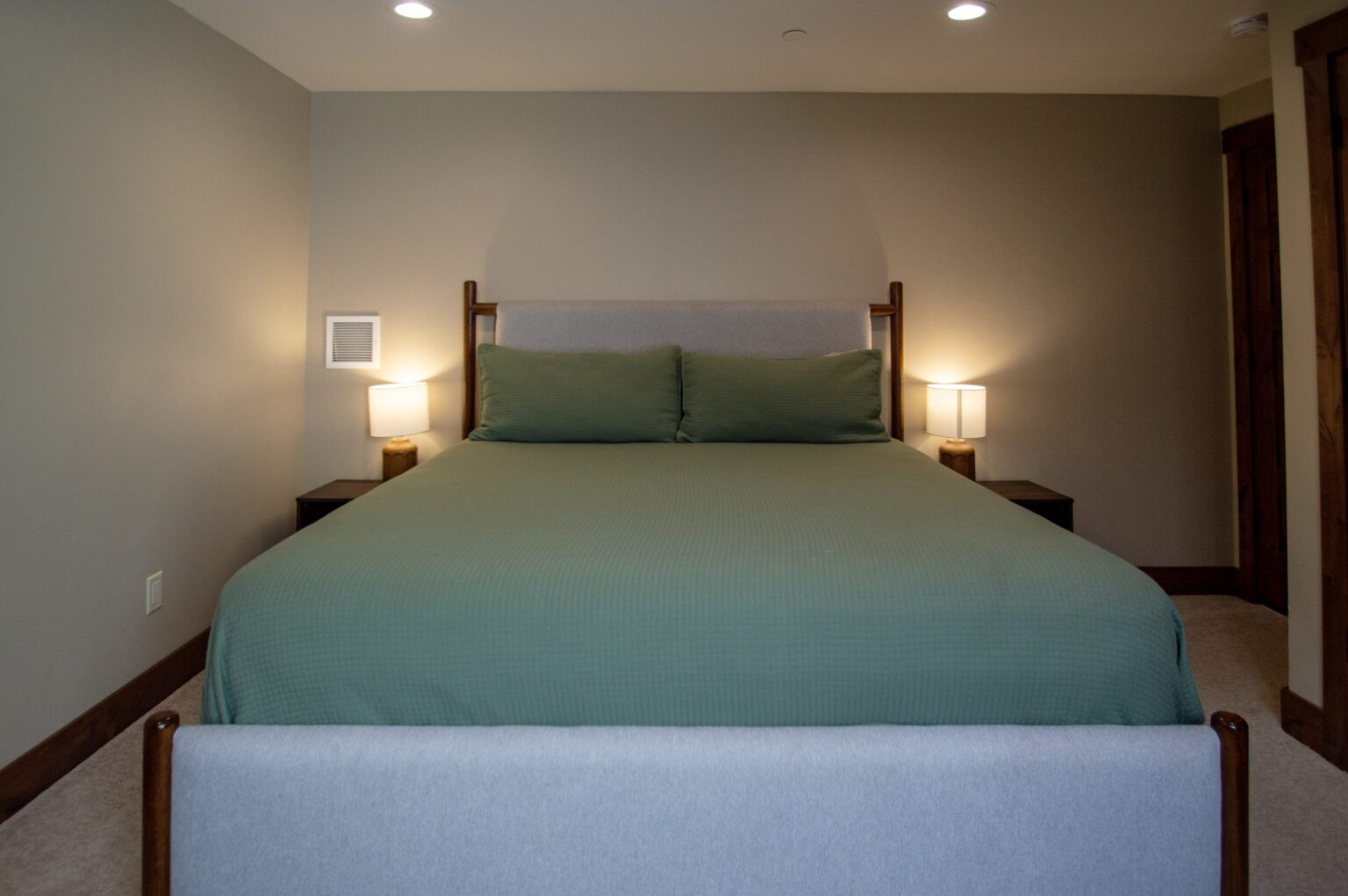 King bedroom at Cliff Lake Lodge