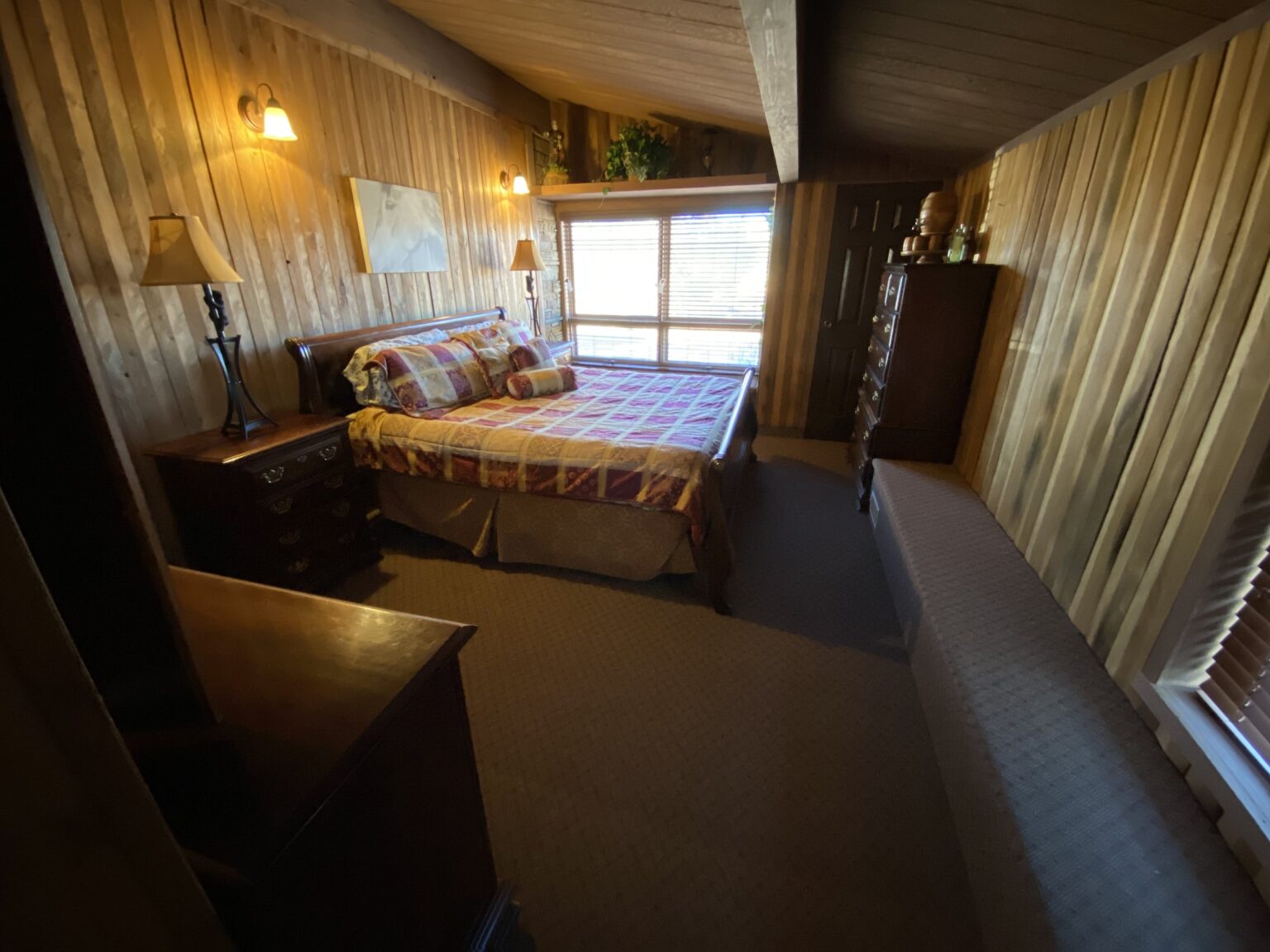 Eagle Cabin: Master Bedroom