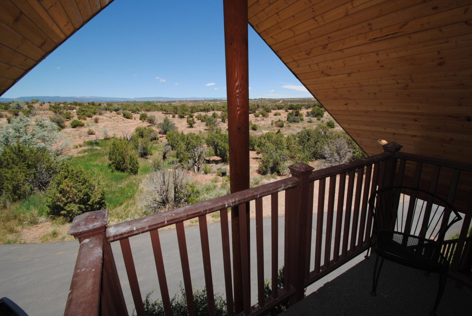 Loon Lodge: Upstairs bedroom 1