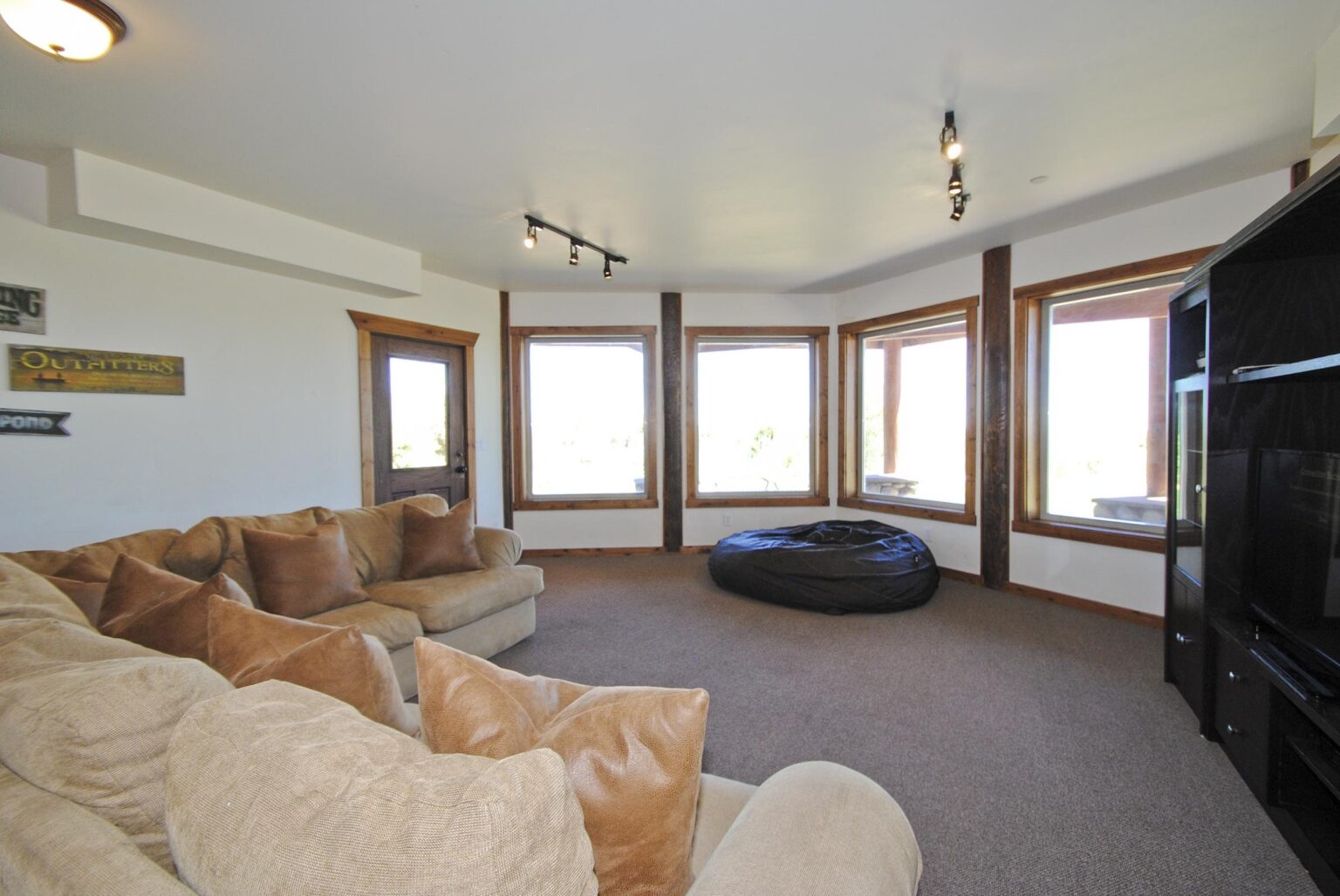 Loon Lodge: TV & game room