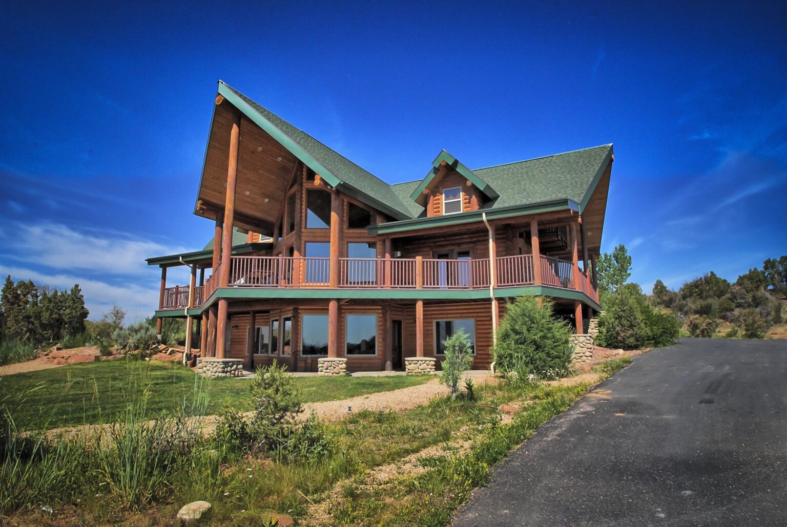 Loon Lodge: The lodge